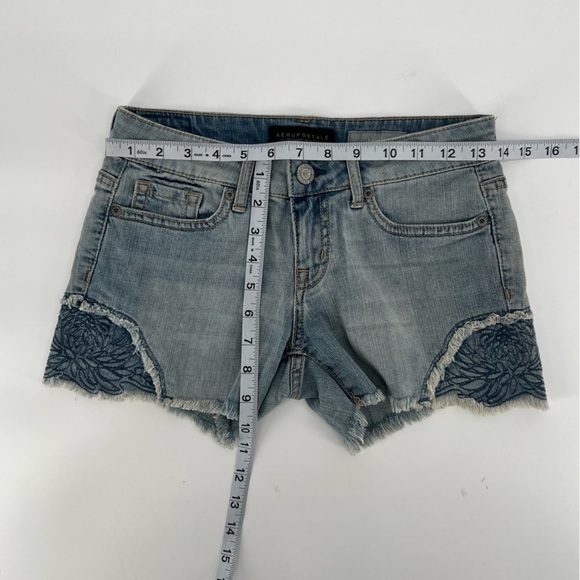Aeropostale Cut Off Distressed Embroidered Jean Shorts Size 00 Women’s - Picture 5 of 6